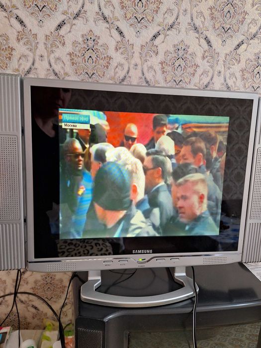Телевизор samsung