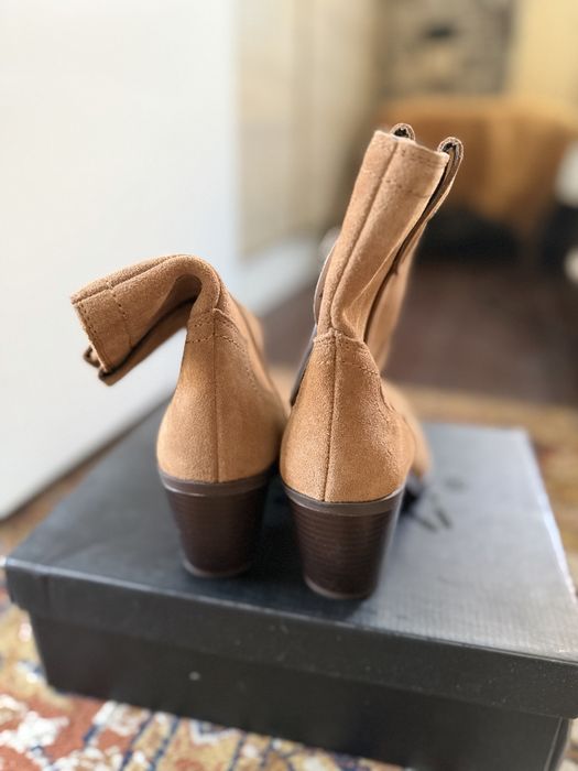 Обувки чисто нови с етикет