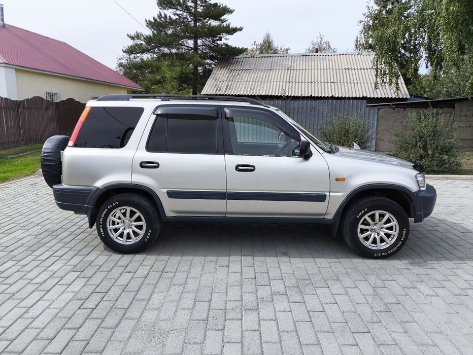 Продаю машину Honda CR-V