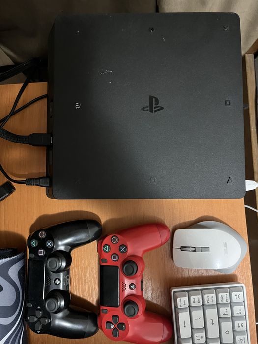 Playstation 4 slim
