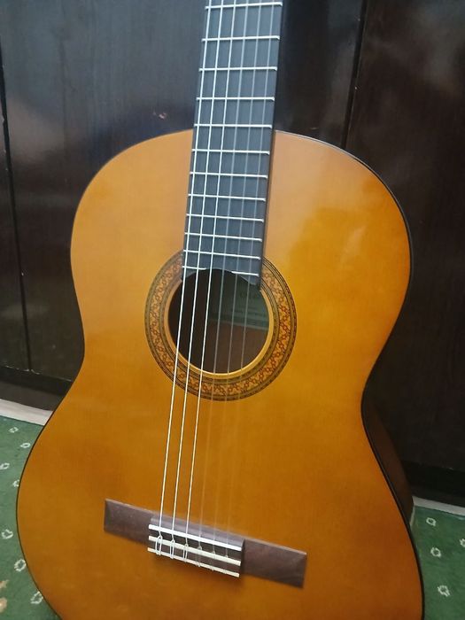 Продаю гитару YAMAXA, почти новая