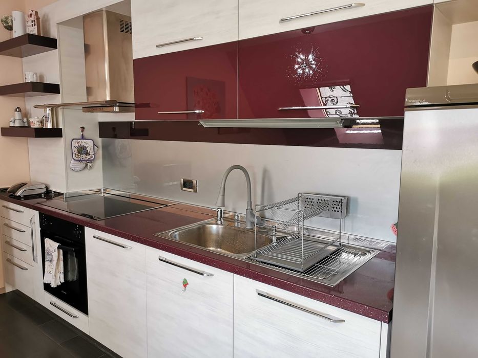 Продава се Тристаен апартамент в Пловдив, Кършияка - 70 кв.м за 10 €/кв.м - Снимка #3