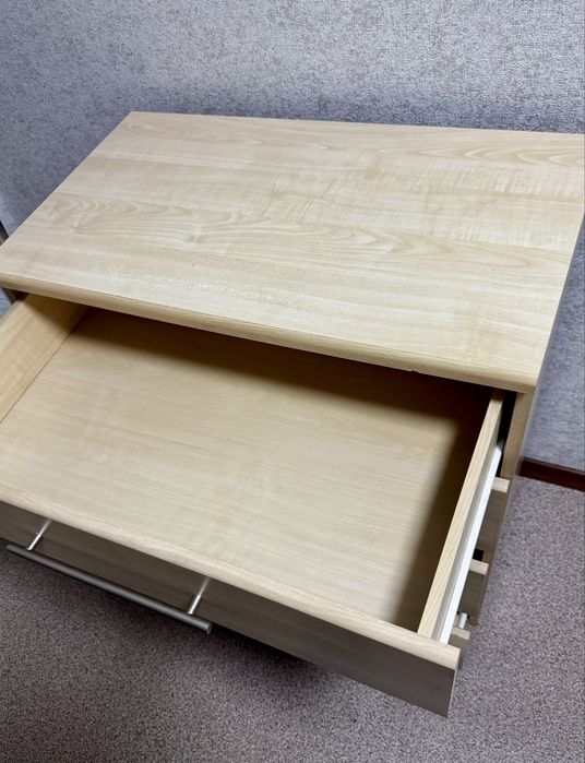 Продам прихожую, комод, шкаф