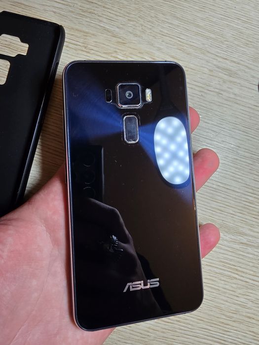 Asus Zenfone 3 (pentru piese)