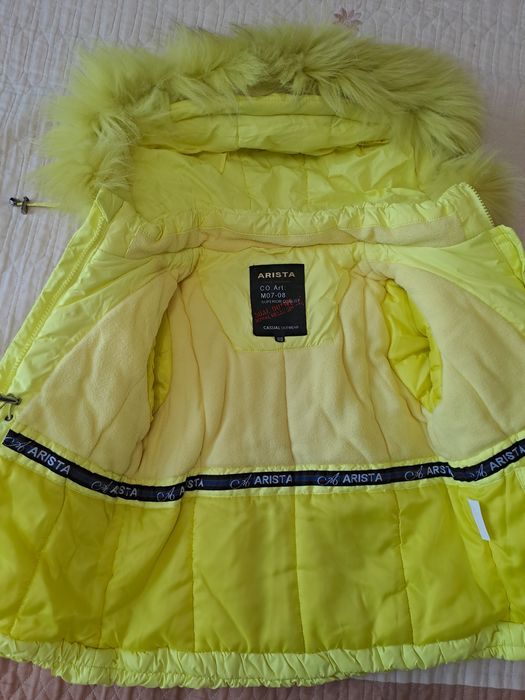 Продам зимнюю куртку для девочки!