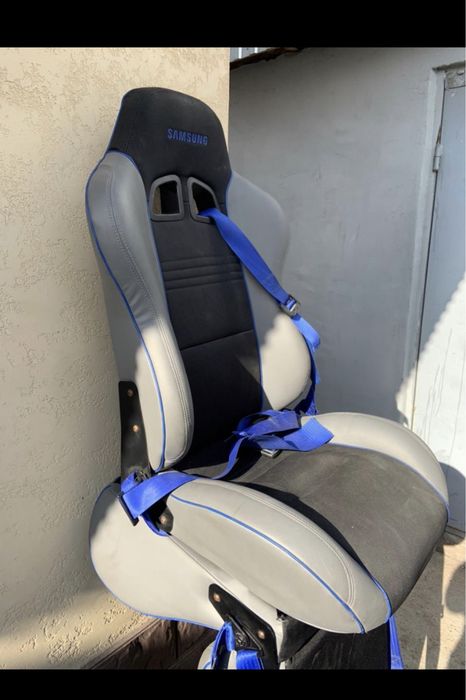 Седения а машину