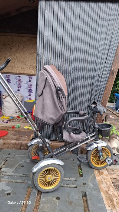 Детский трёхколёсный велосипед