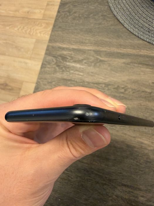 Iphone 7 / 32GB / нова батерия от iStyle