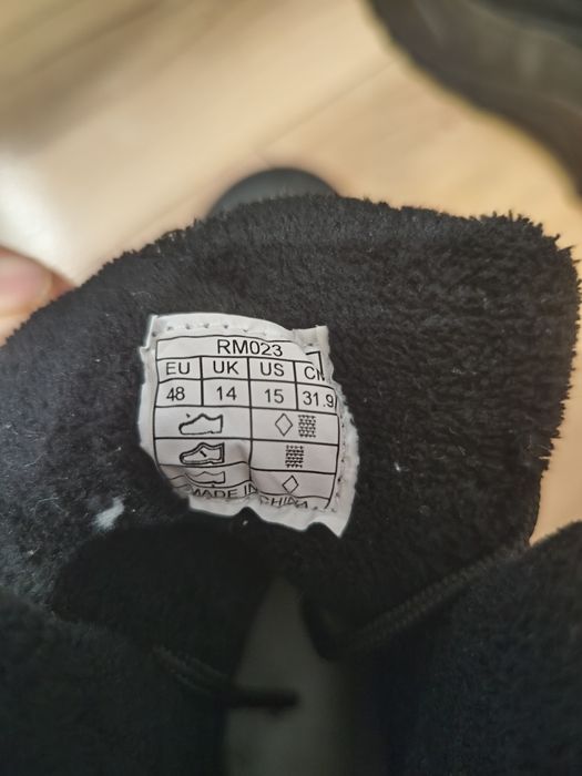 Продам зимние ботинки 48 размер