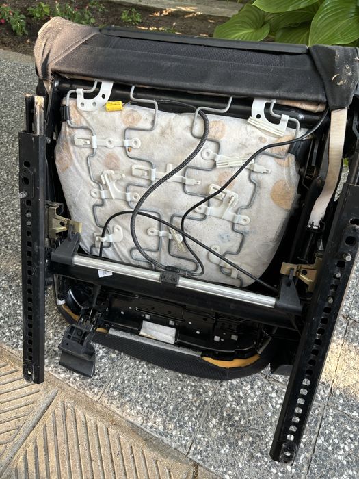 Предни седалки Audi a4