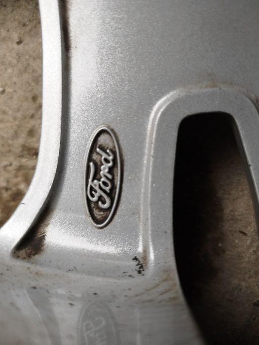 Продавам 5x108  джанти 17 цола  с летни гуми  за Ford