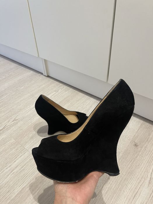 Продам босоножки