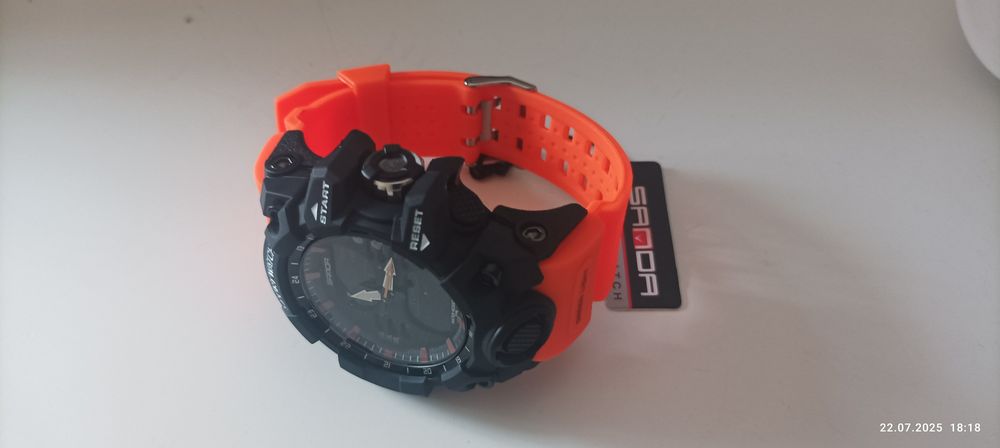 Спортен мултифункционален часовник