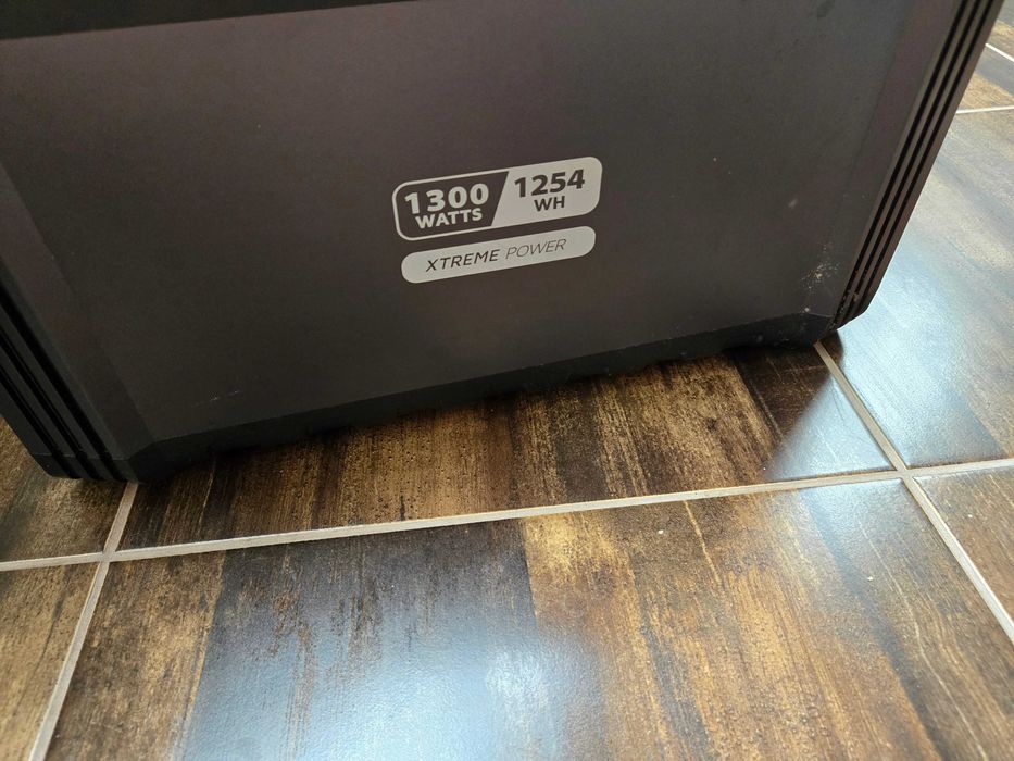 Xtorm XP1300 Преносима захранваща станция 1300 вата 392000 mAh