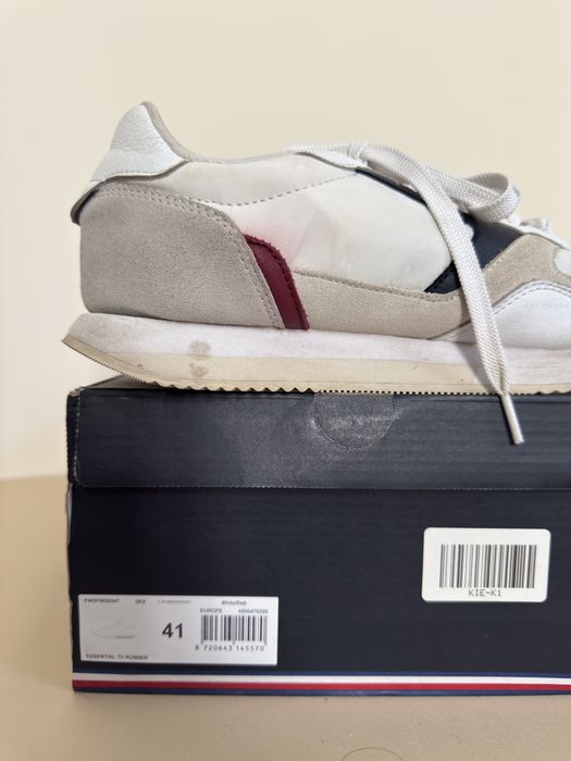 Оригинални Tommy Hilfiger Essential TH Runner 41