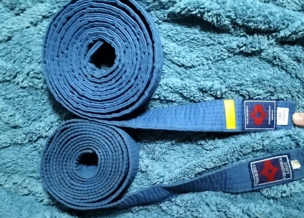 Поеса по карате синий и синий с жёлтой полоской