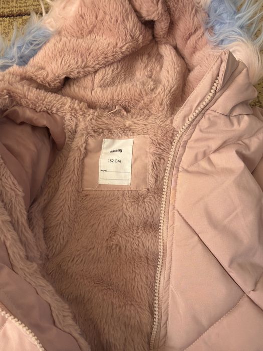 Продам куртку на девочку 9-10 лет рост 152см