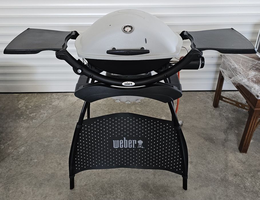 Газово барбекю WEBER