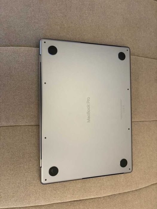 Macbook M1 Pro 14'' inch 10 cpu 1tb