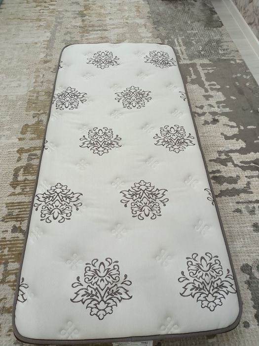 Продается ортопедический матрас. Почти новый.