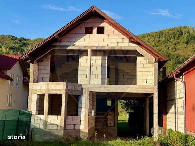 Casă / Vilă cu 5 camere de vânzare