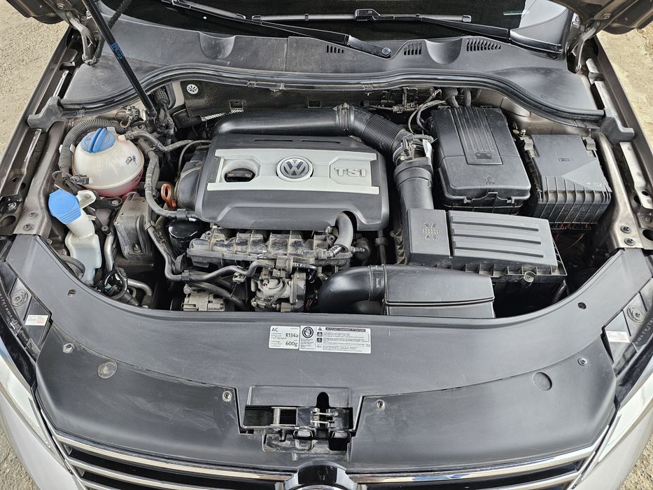 Vand vw passat B7 / 60956 km ,impecabilă 1.8 tsi ,160 cp ,2011,euro  5