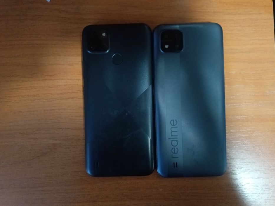 Продам 2 телефона Реалми