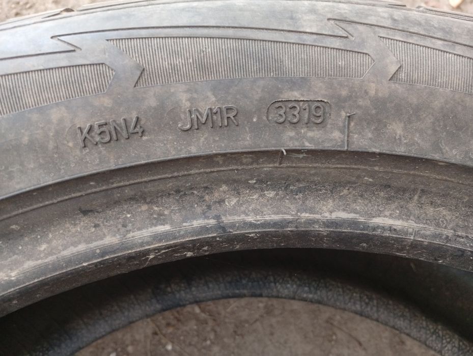 Vând 4 anvelope de iarna 255-50-20