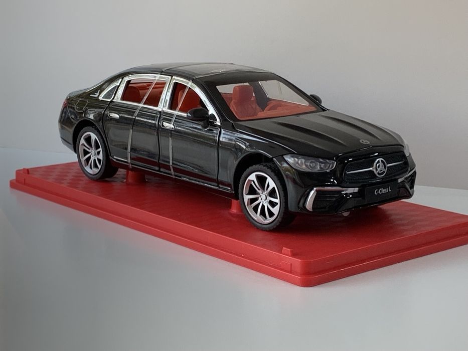 Modelka Mercedes-Benz C260L, Mercedes-Benz E-Class 1:24