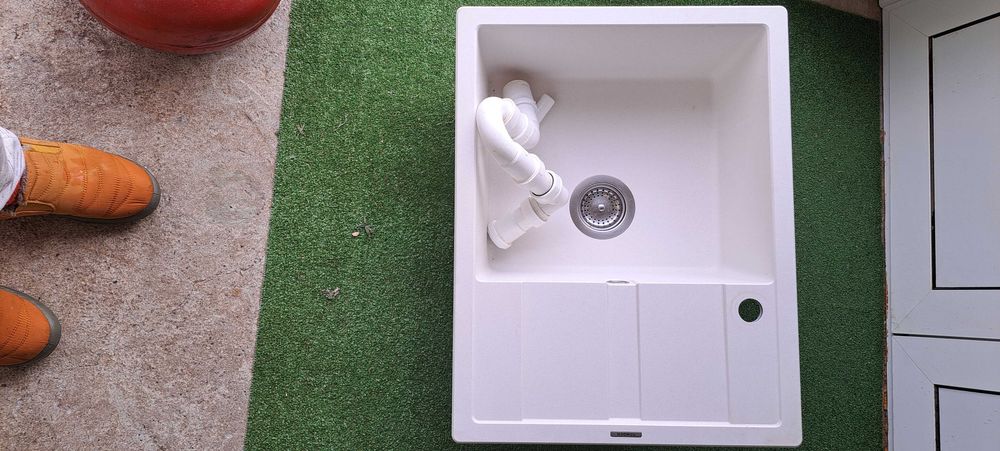 Продавам мивка 65/50