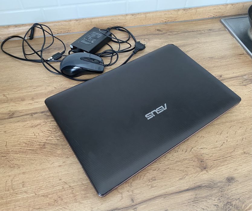 Ноутбук марки Asus core i5