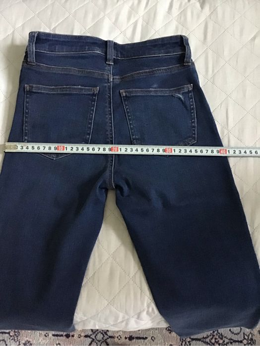 Продавам дамски дънки UNiQlO JEANS