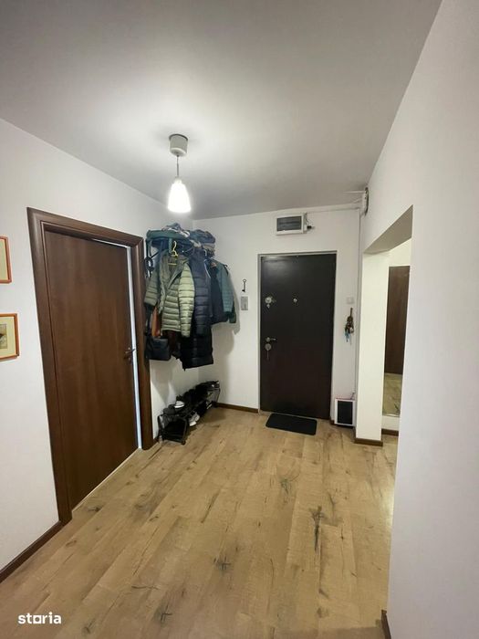 Vanzare apartament 4 camere, semimobilat, Targoviste, cartier CFR