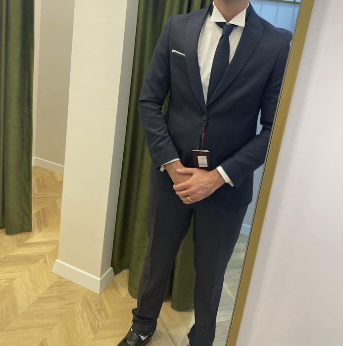 Мъжки костюм тъмносин