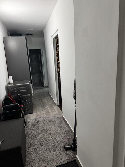 Apartament de închiriat.