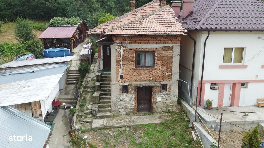Casă de vânzare în Curtea de Argeș.