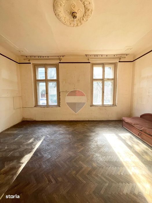 Apartament cu 1 camera de vânzare + boxa pe str George Cosbuc