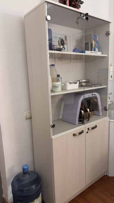 Продам шкафы и столик