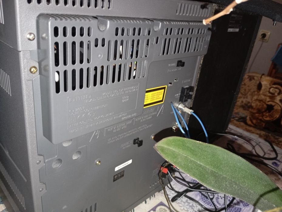 Ретро уредба Aiwa XR H33MD  работи отлично