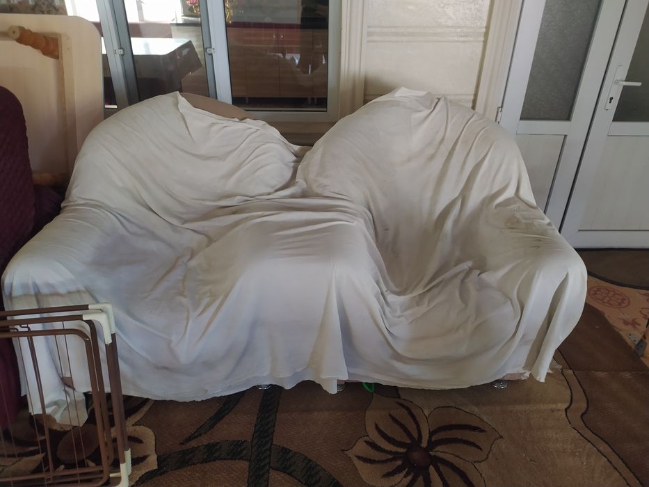 Продам диван в  хорошем состоянии