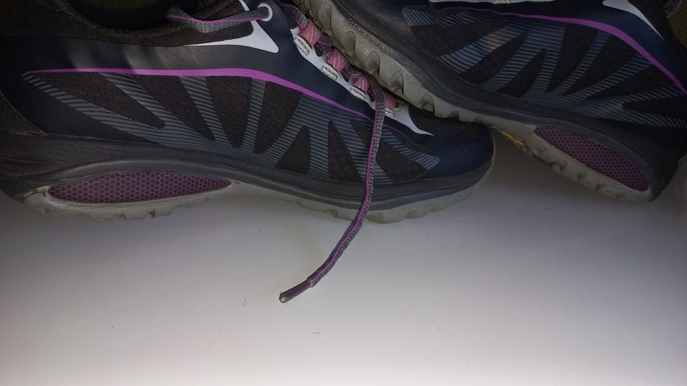 Женские беговые кроссовки