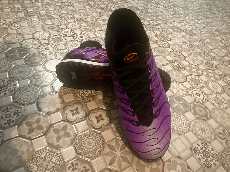 Продам бутсы Nike