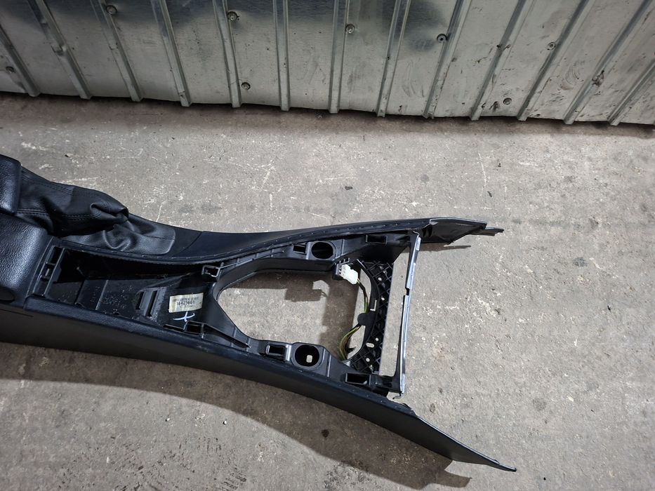 Cotiera consola centrala dubla rabatabila BMW E90 E91 E92 E93