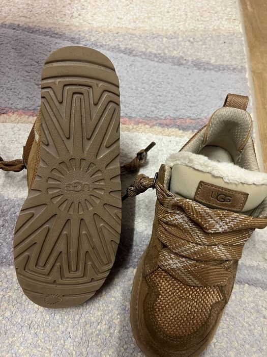Vând UGG uri marimea 37