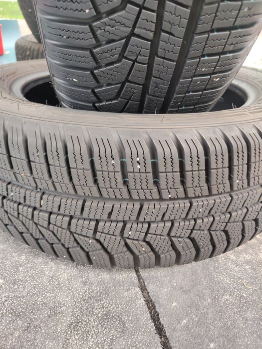 2 бр зимни 205/55/17 Hankook