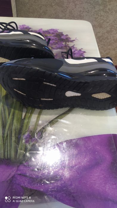 Продается Мужской Кроссовка форменная