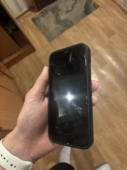 Продам 11 Айфон