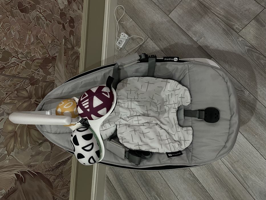 4moms mamaroo5 в отличном состоянии