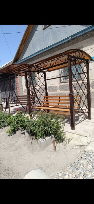 Качели кованые для двора