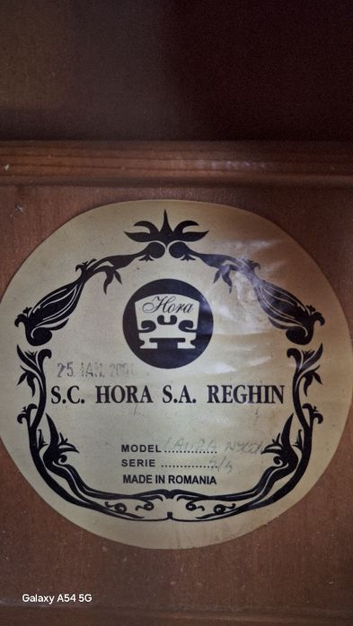 Vând chitară fabricată la Reghin